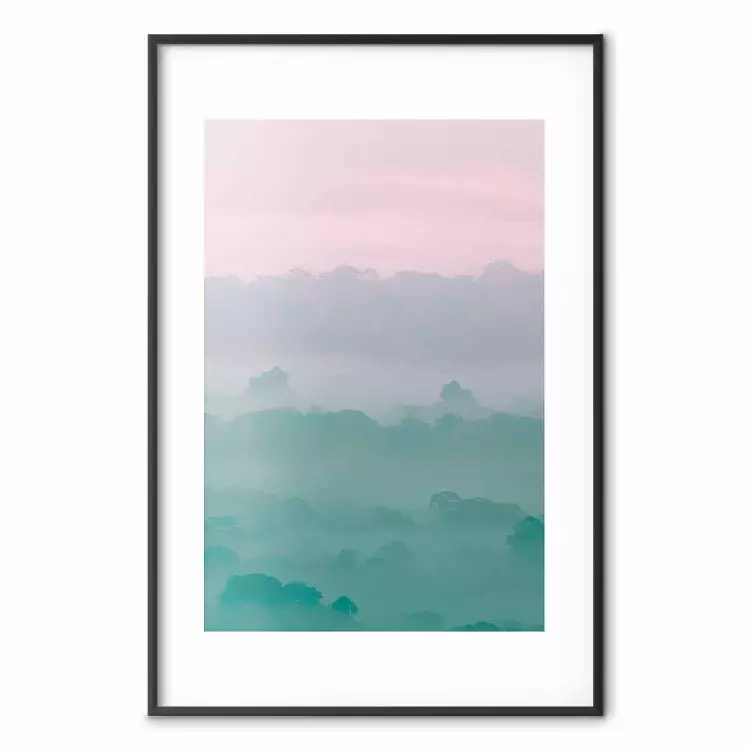 Mistige dageraad - landschap van bomen in dichte mist in pasteltinten