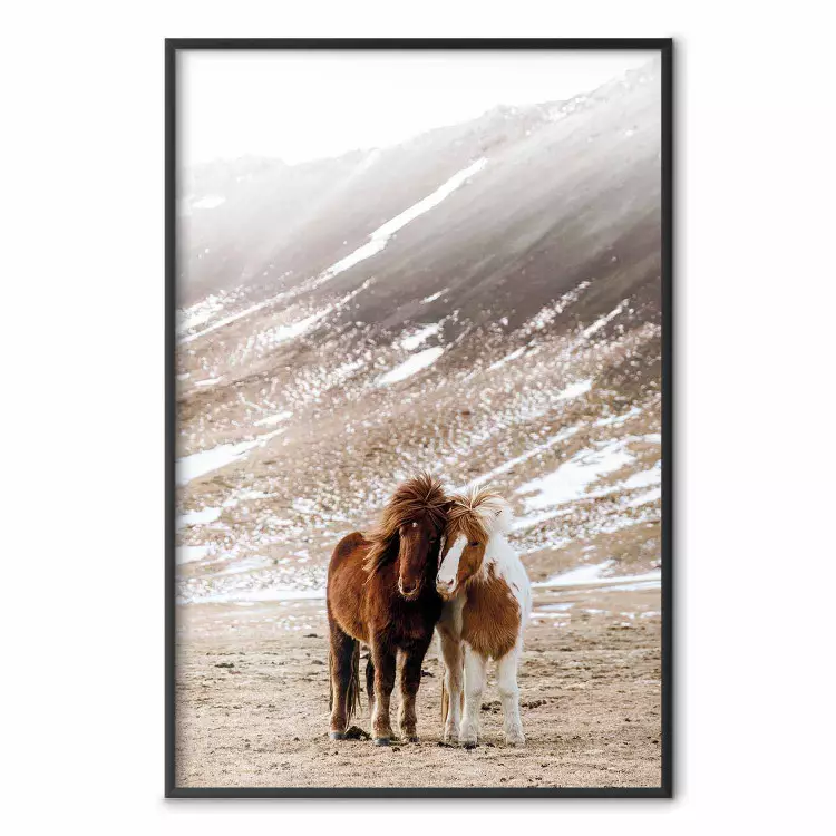 Warmte Vriendschap - herfstlandschap van een dierenpaar tegen een bergachtergrond