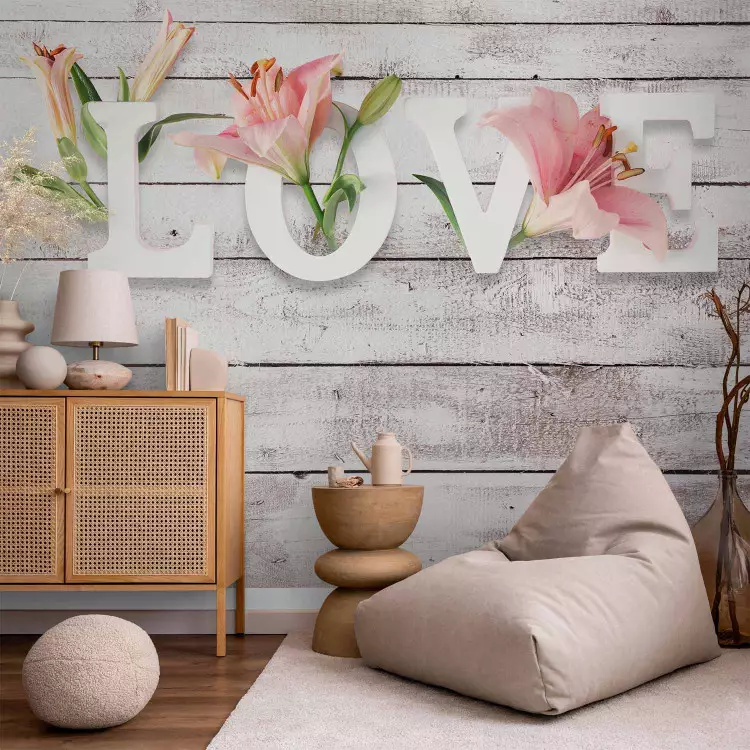 Verliefde bloemen - Engelse tekst op een lichte achtergrond met een houttextuur