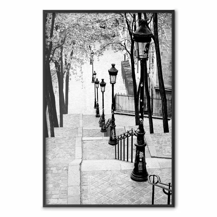 Montmartre - zwart-wit straatlandschap in de stad met veel lantaarns