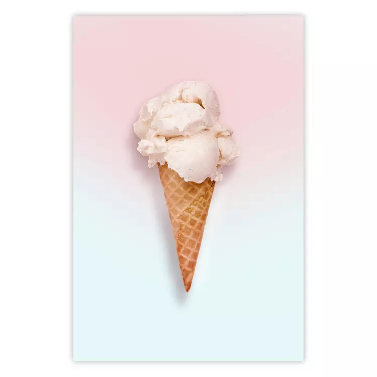 Zoete lekkernijen - zomerse compositie met een ijsje in een hoorntje op een kleurrijke achtergrond