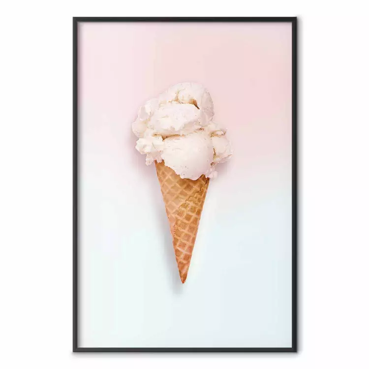 Zoete lekkernijen - zomerse compositie met een ijsje in een hoorntje op een kleurrijke achtergrond