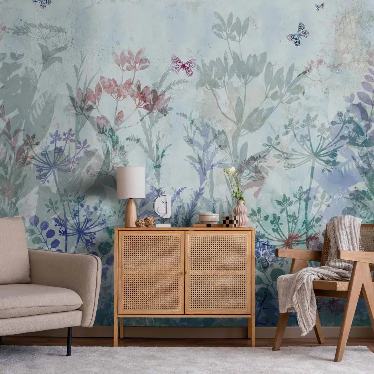 Zomerse weiden - tere bloemen en vlinders op een blauwe achtergrond