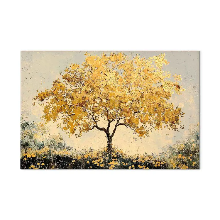Herfstkroon - uitgestrekte boom in gouden tinten op een open plek