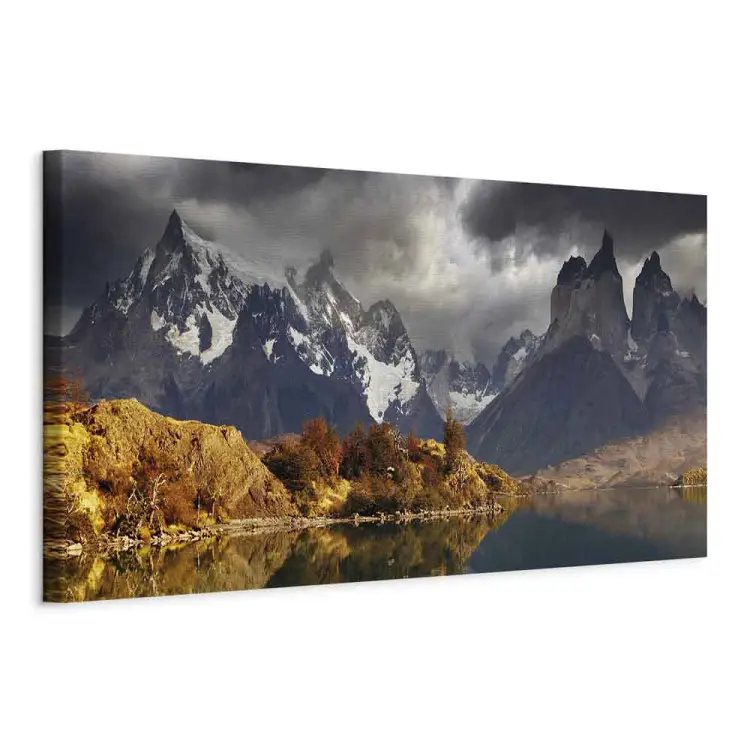 Berglandschap voor een storm